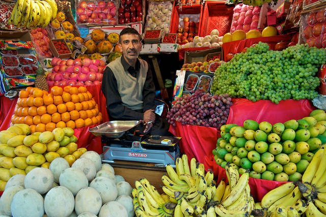 fruit apple seller kashmir
