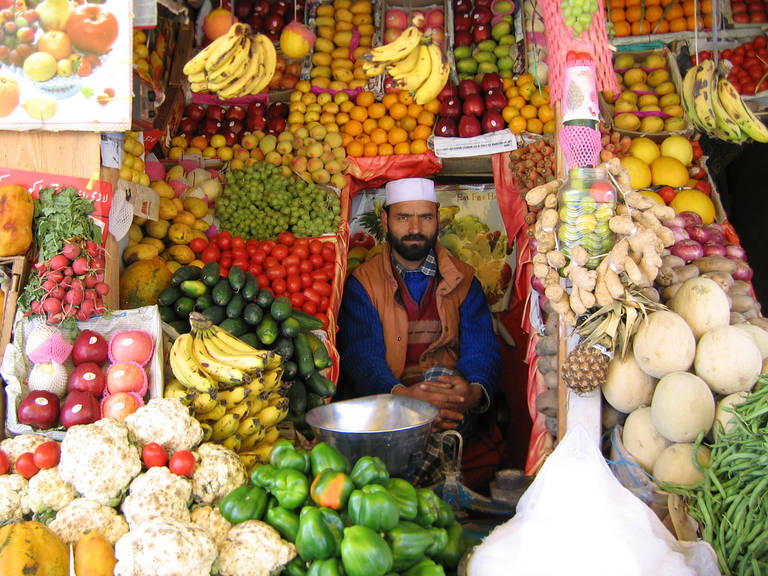 kashmir fruit seller