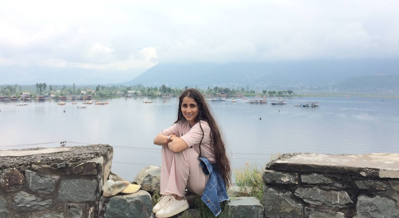 Every Time This Kashmiri Pandit Girl Visits Her Hometown, What She Experiences is Something Absolutely Beautiful