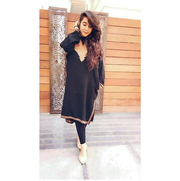 Kashmiri Tilla Embroidery in Pictures 43 black pheran kashmir buy