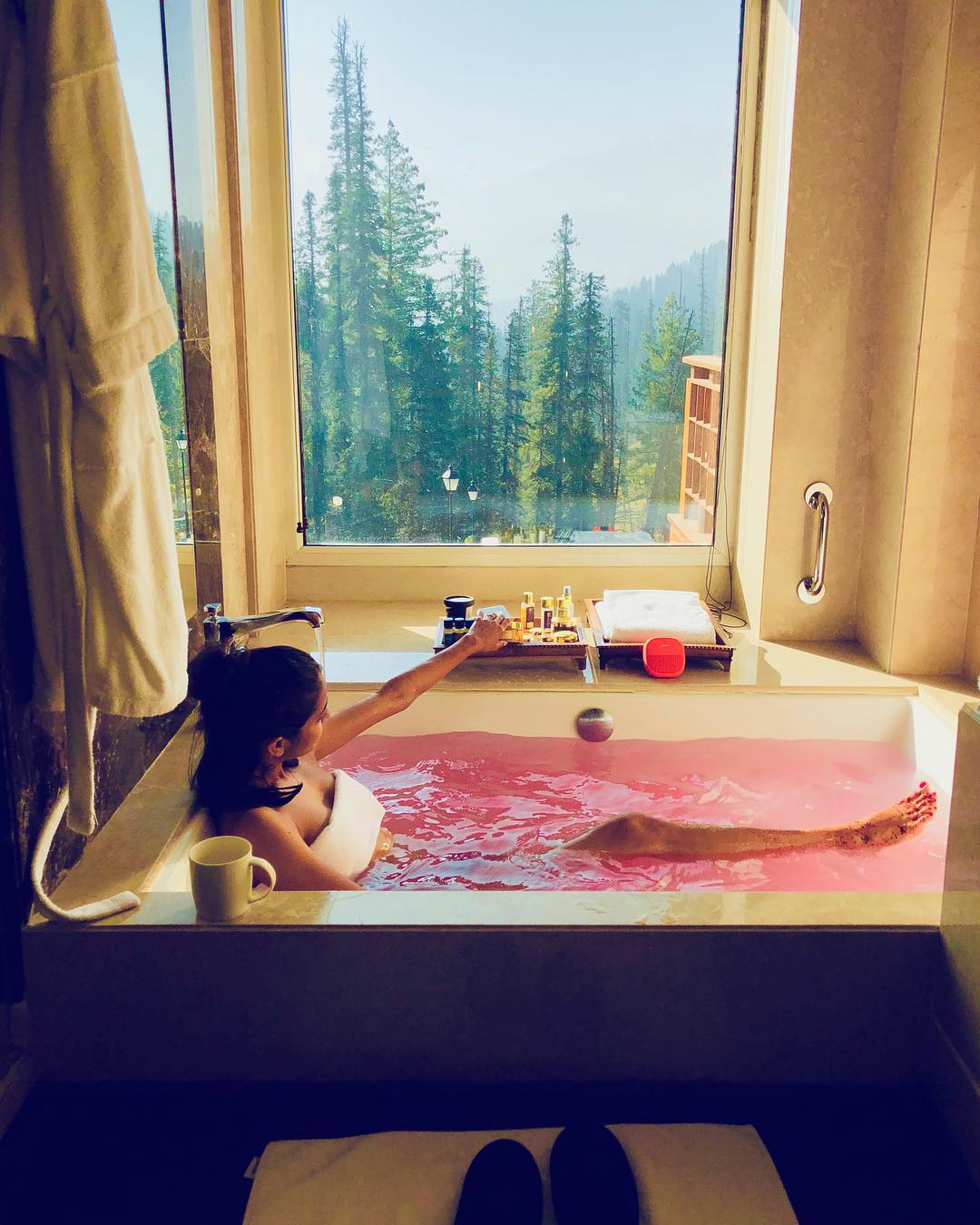 gulmarg shower hotel khyber