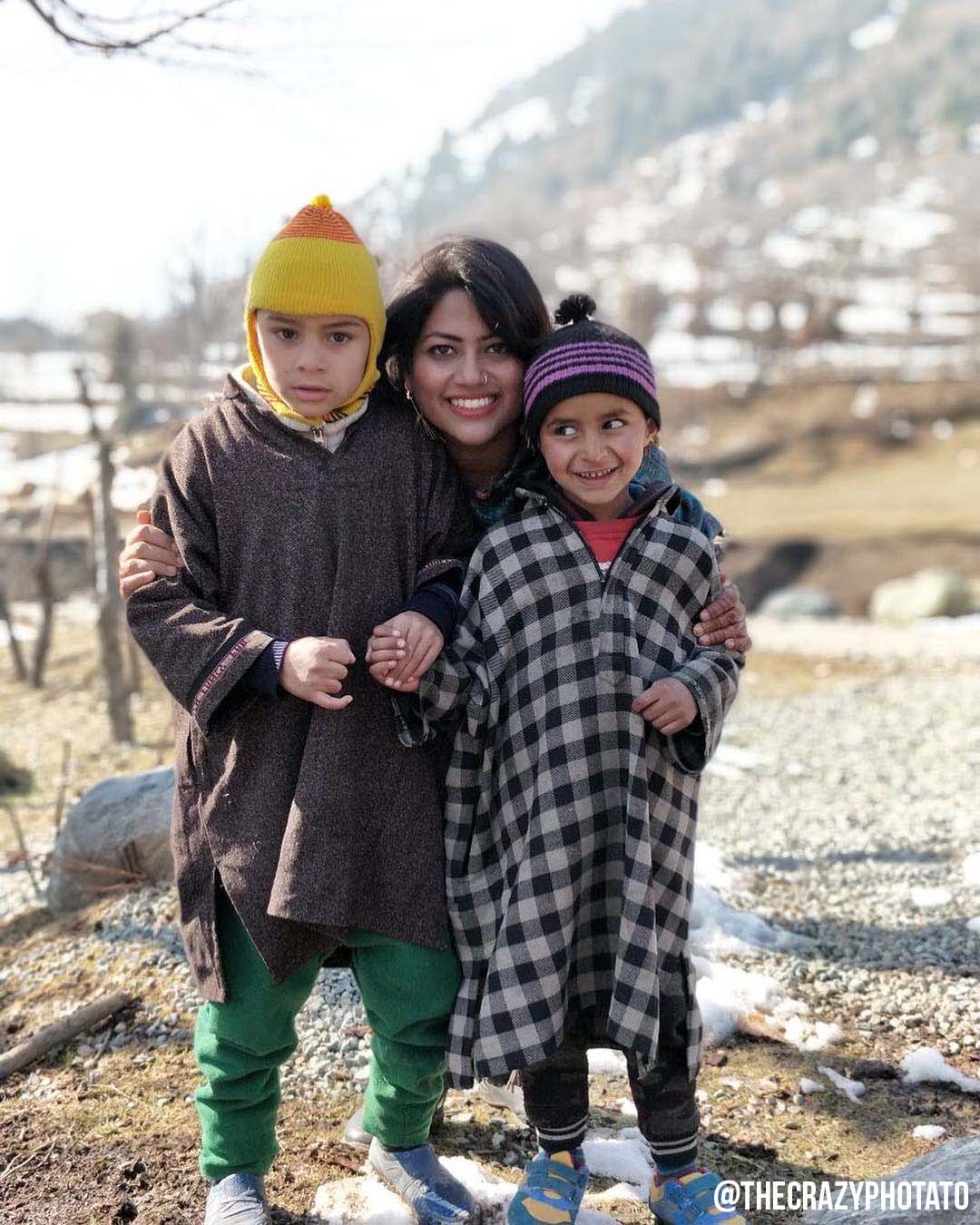 kashmiri kids tourist