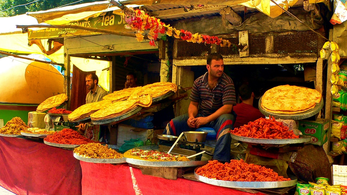 Kashmiri cuisines, teas and street foods - Gyawun