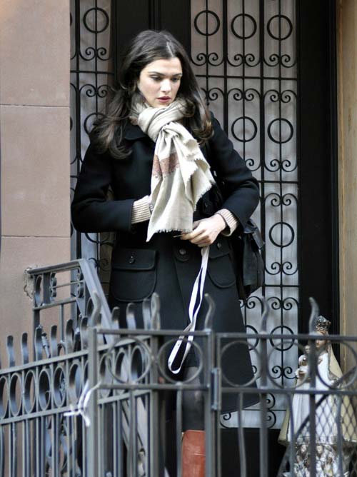 Rachel Weisz pashmina