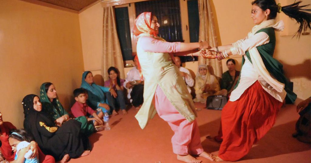 kashmiri wedding women