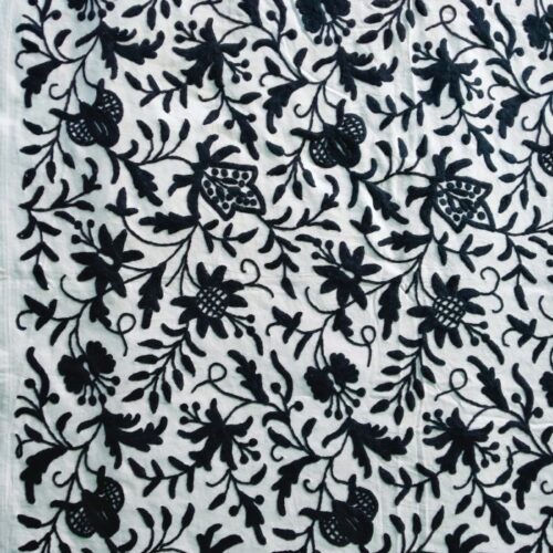 Crewel Bedsheet1 scaled e1611676831386