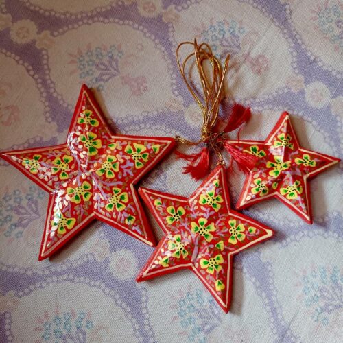 red paper mache star set