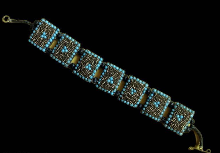 Turqoise Beads Square Bracelet 1