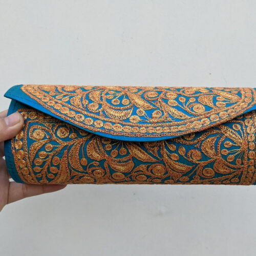 blue tilla clutch