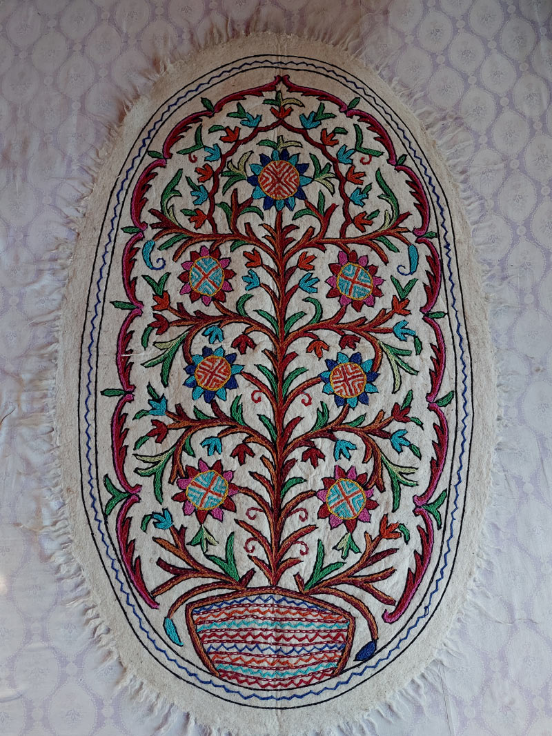 beautiful artistic rug made in india
