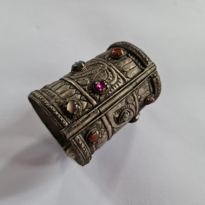 Cuff Bracelet with stones antqiue