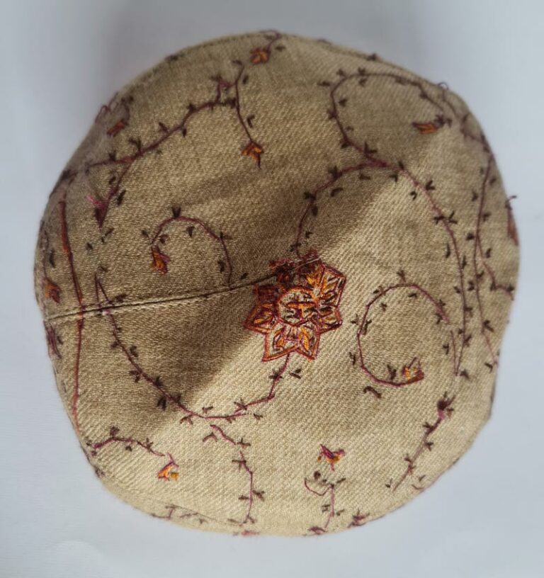 toosha pashmina color sozni cap