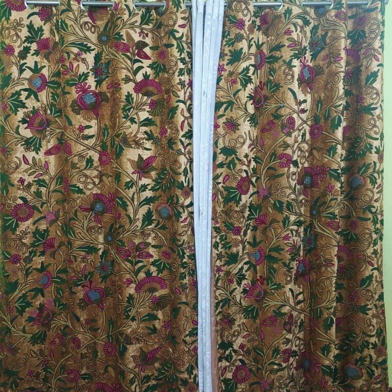 Kashmirii curtain