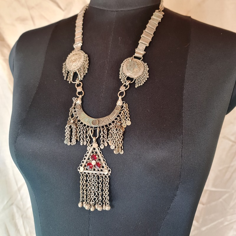 handmade anqtique necklaces 12
