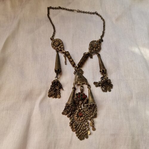 handmade anqtique necklaces 16