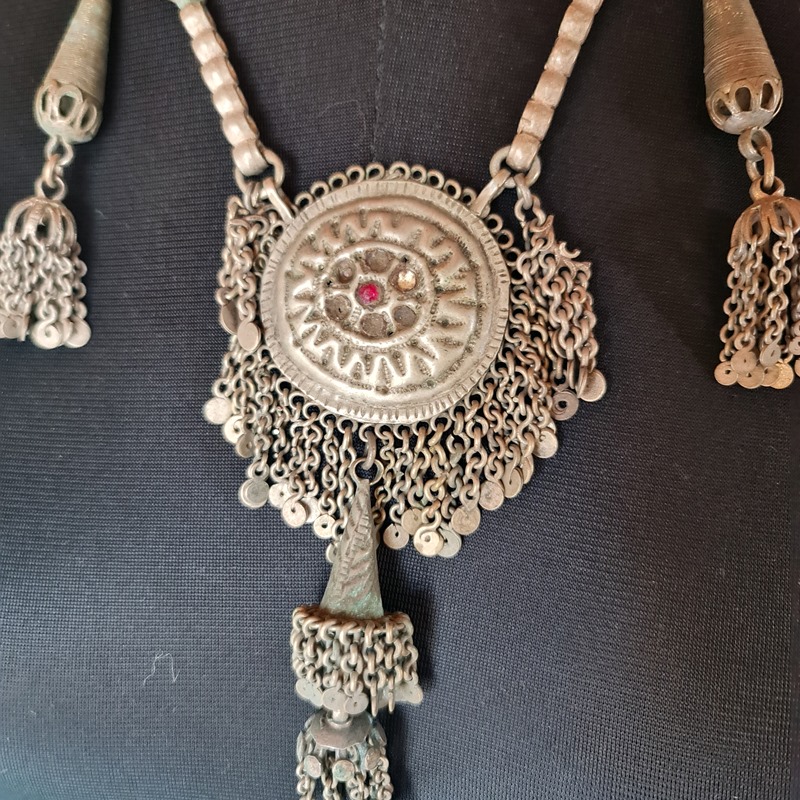 handmade anqtique necklaces 18