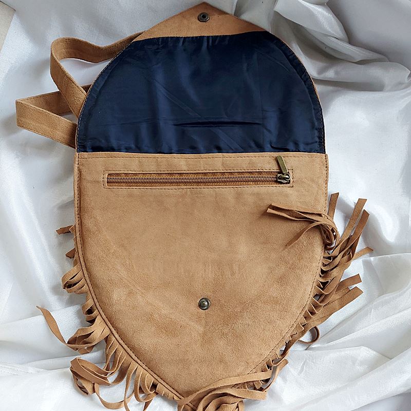 heart shaped sling bag 4