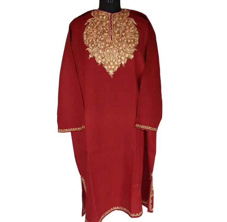 maroon hand ath aari work