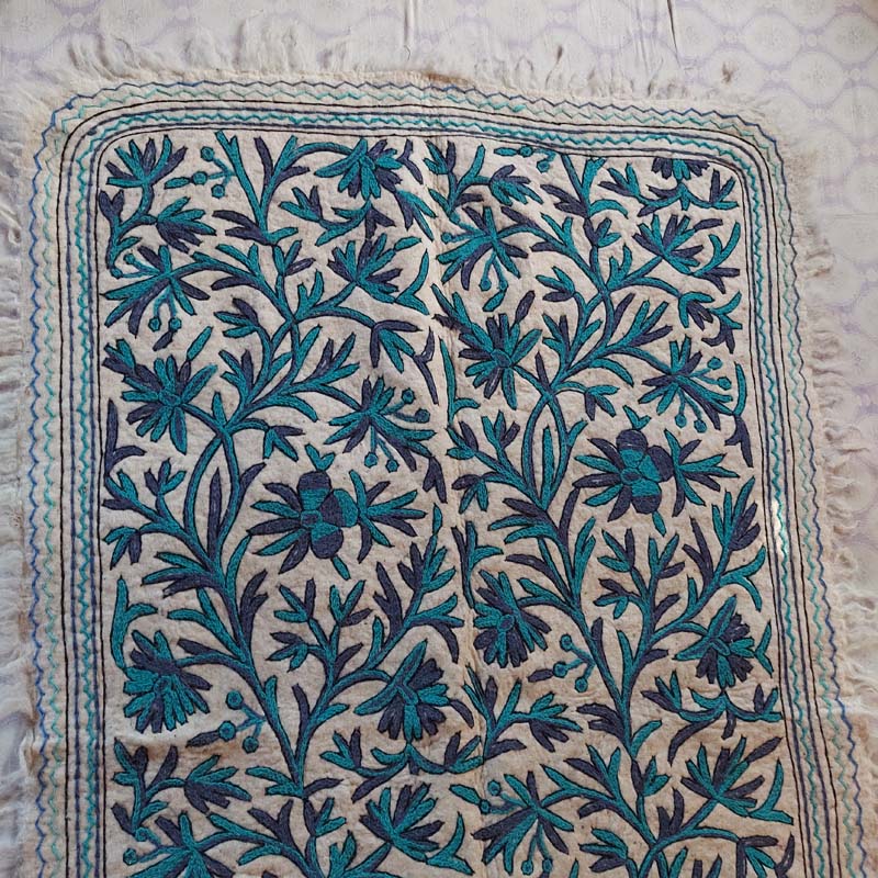 white blue floor area rug handmade 4