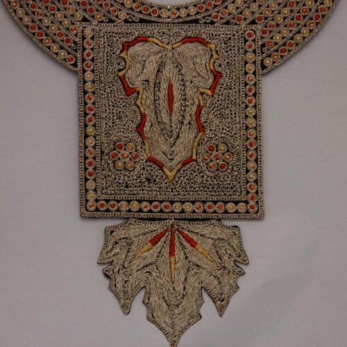 chinar shape embroidery 1