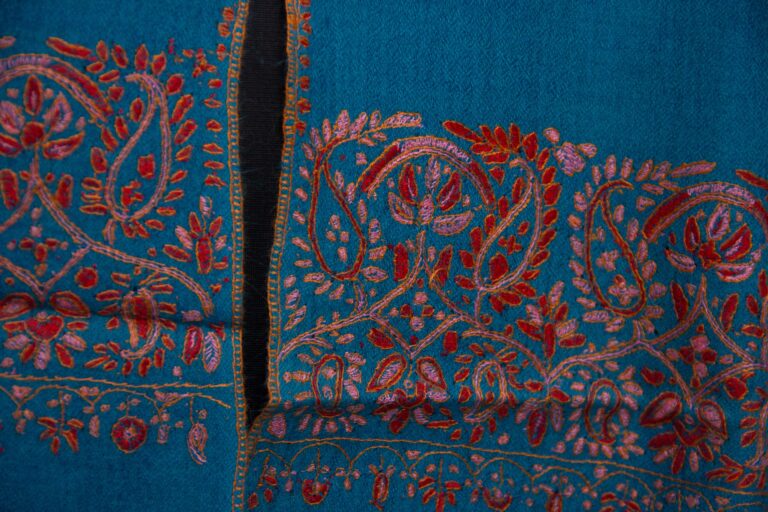 blue badami pashmina sozni stole 3