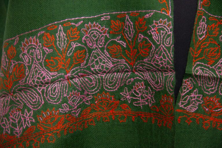 dark green pashmina sozni stole 3