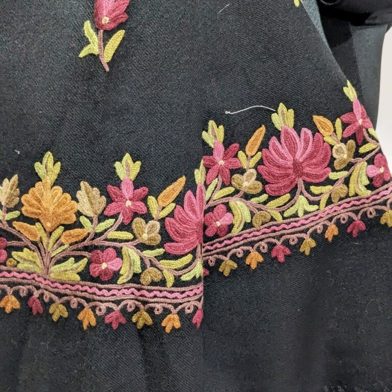 Kashmiri Warm Stole Dec22 08