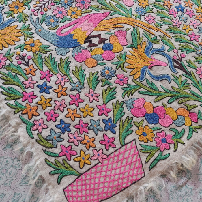 kashmiri namda rug handmade decor wool gyawun srinagar traditional 66