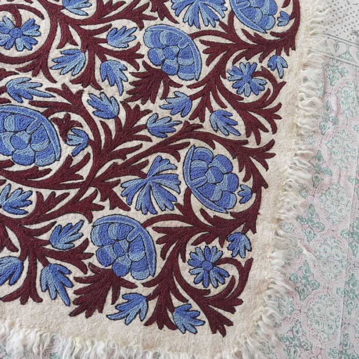 kashmiri namda rug handmade decor wool gyawun srinagar traditional 94