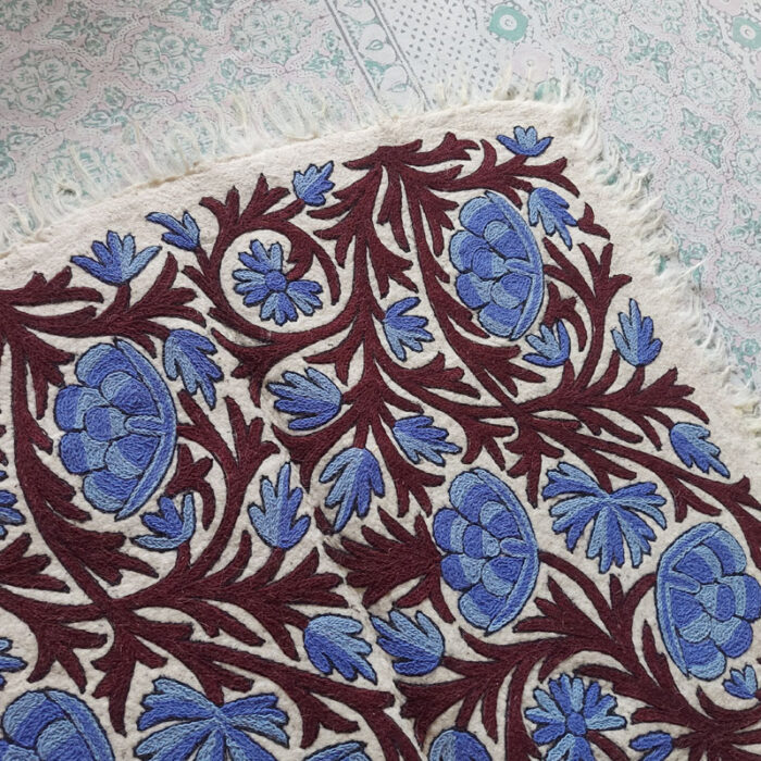 kashmiri namda rug handmade decor wool gyawun srinagar traditional 95