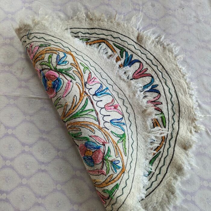3 feet round white rug 1