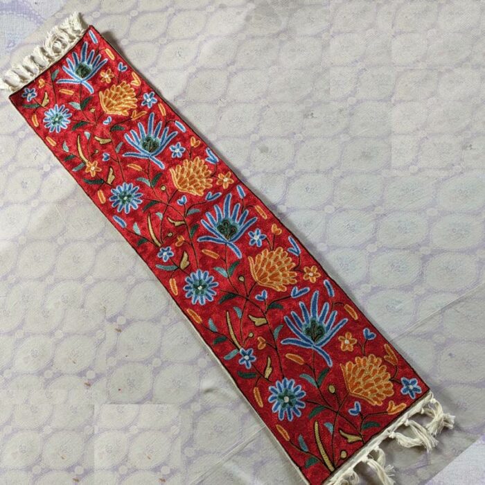 red dining table runner