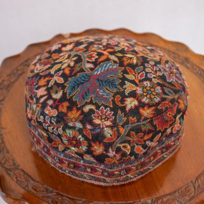 black chinari cap