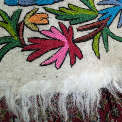 namdah 5feet round kashmiri birds handmade soft wool white