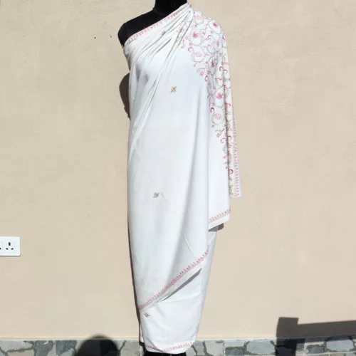 white sozni saree